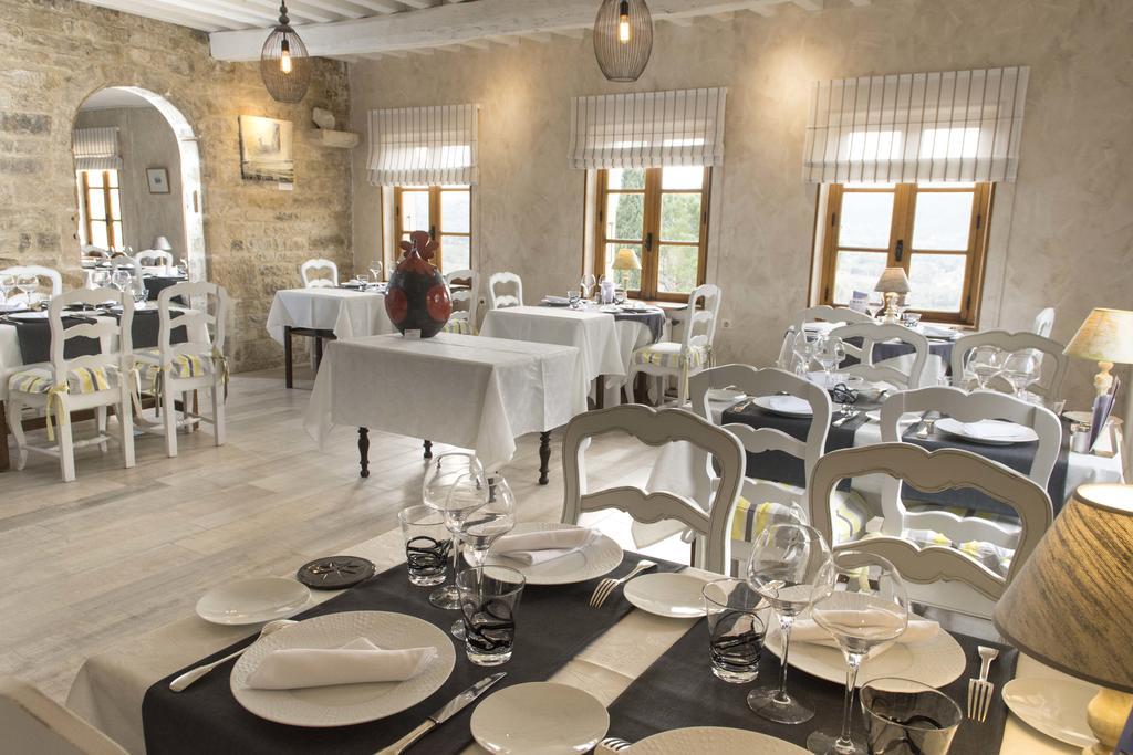Logis Hotel Les Hospitaliers Le Poët-Laval Buitenkant foto