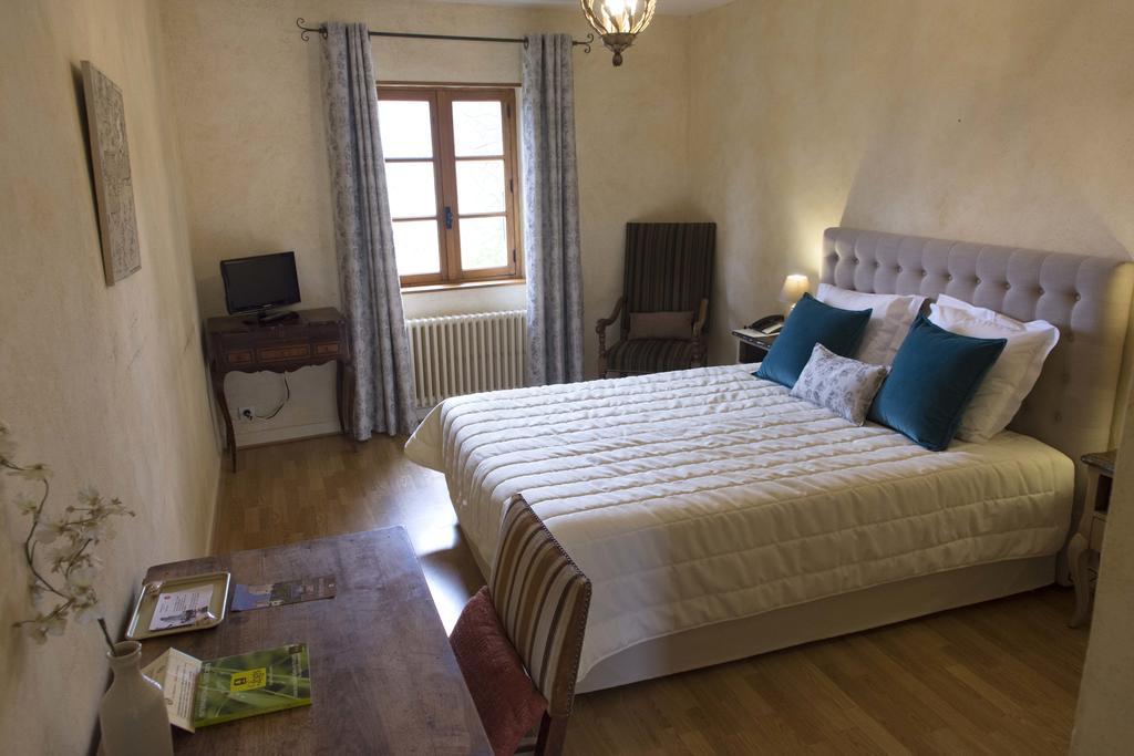 Logis Hotel Les Hospitaliers Le Poët-Laval Buitenkant foto