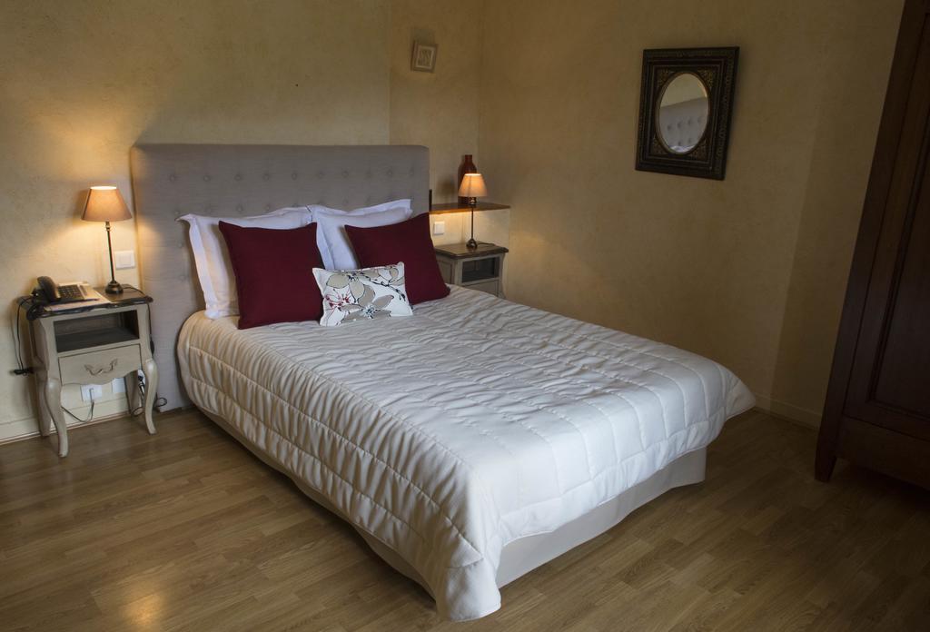 Logis Hotel Les Hospitaliers Le Poët-Laval Buitenkant foto