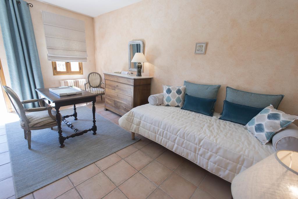 Logis Hotel Les Hospitaliers Le Poët-Laval Buitenkant foto