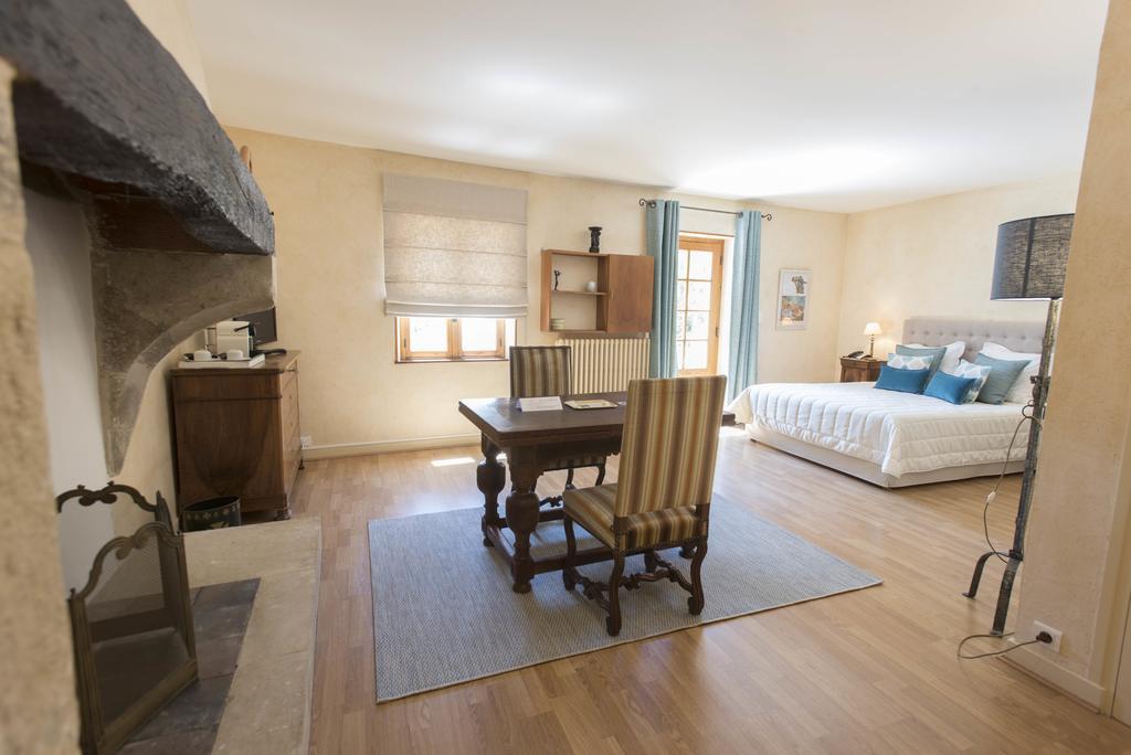 Logis Hotel Les Hospitaliers Le Poët-Laval Buitenkant foto