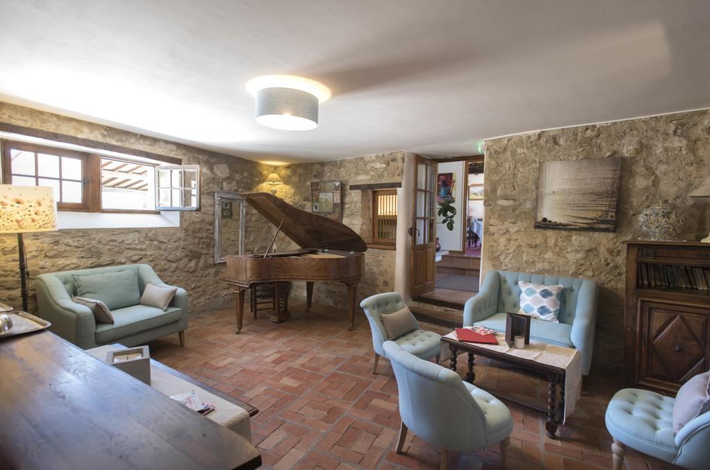 Logis Hotel Les Hospitaliers Le Poët-Laval Buitenkant foto